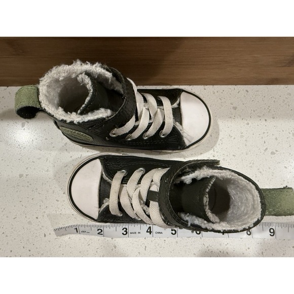 CONVERSE Chuck Taylor Faux Fur Lined Gray Hi Top Sneakers Toddler Size 6 - Picture 10 of 14